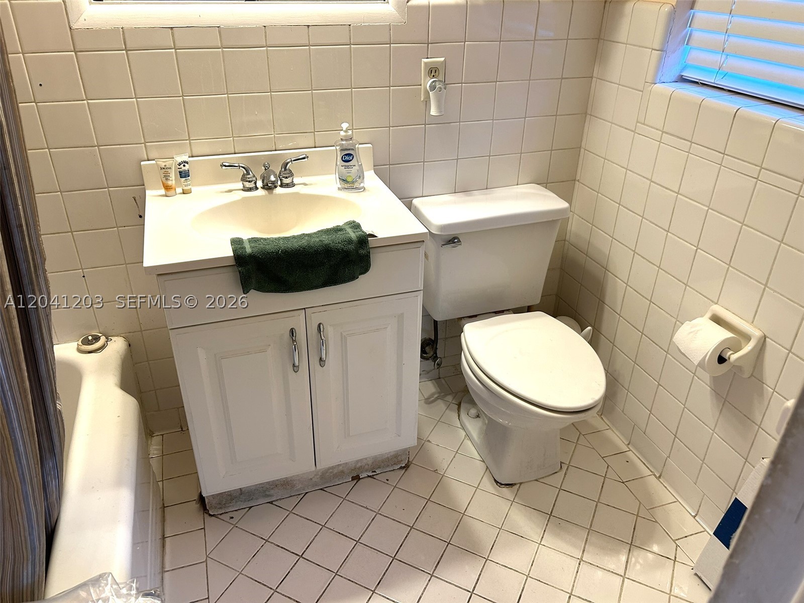 MIAMI SHORES SEC 3 - Residential