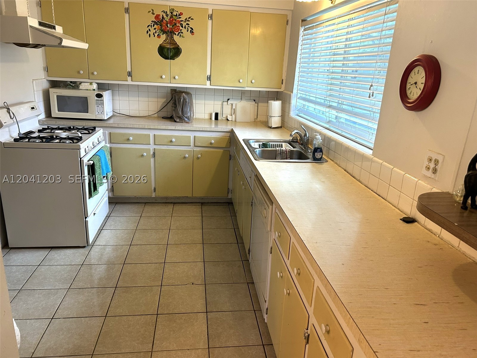 MIAMI SHORES SEC 3 - Residential