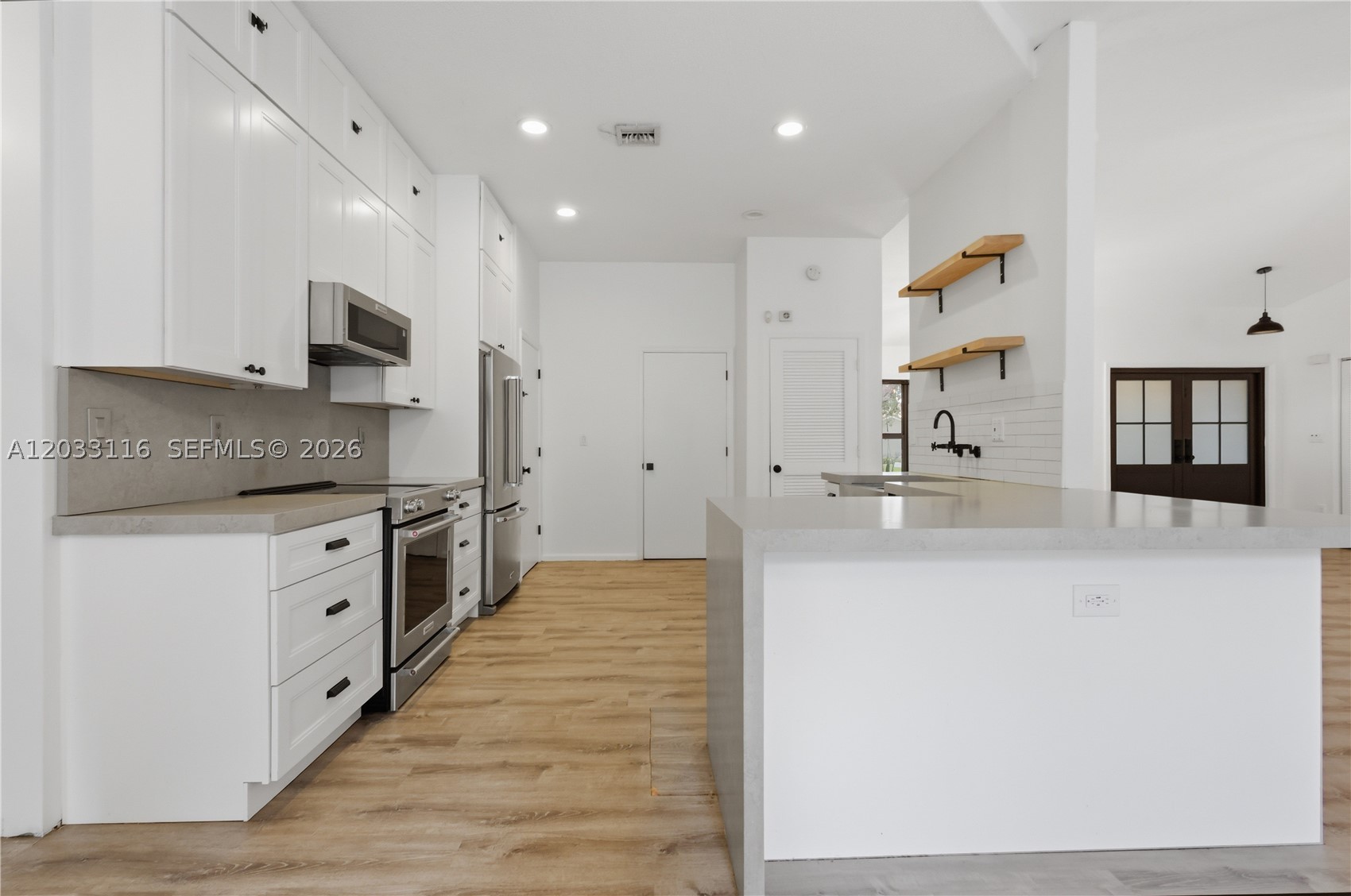 WHITEHORSE ESTATES - Residential