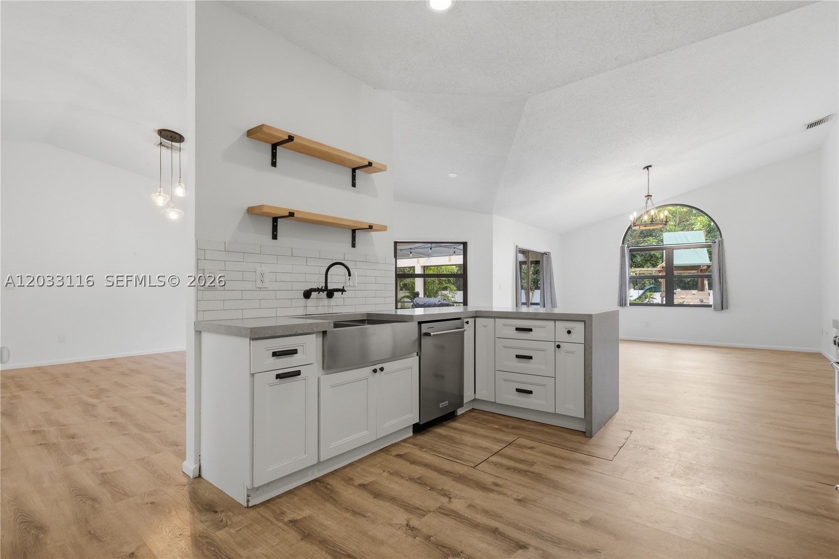 WHITEHORSE ESTATES - Residential