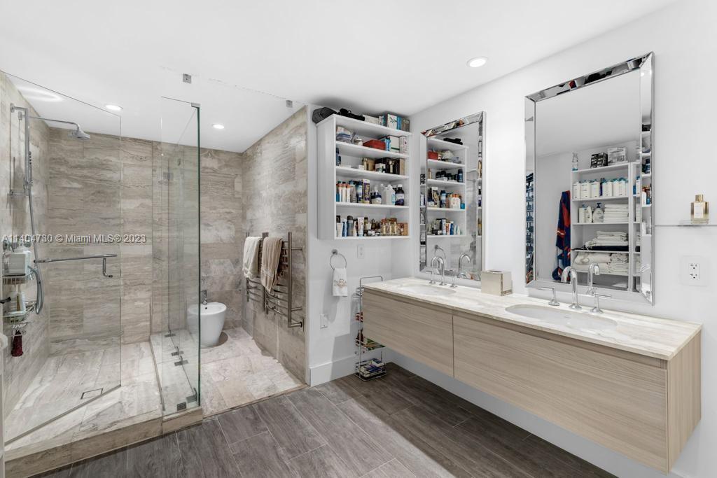 BISCAYNE BEACH CONDO - Residential