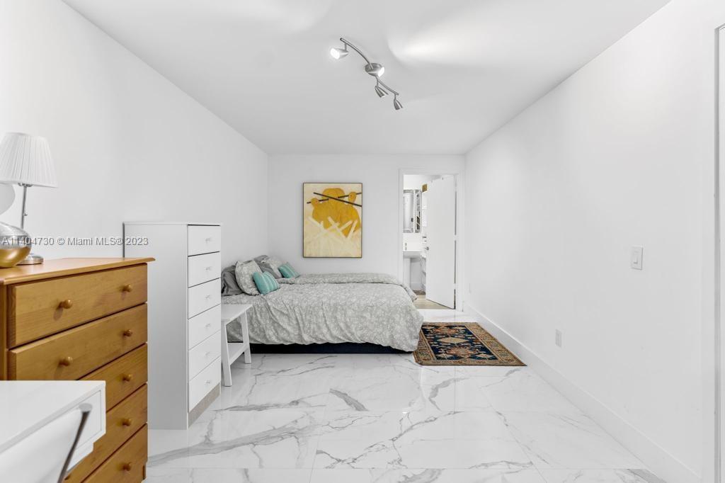 BISCAYNE BEACH CONDO - Residential