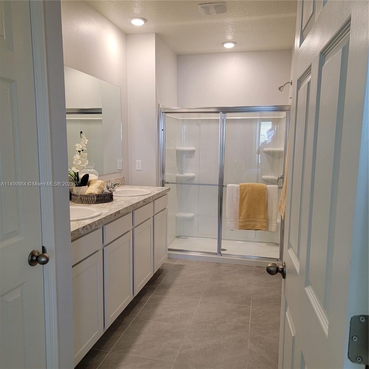 VERANO SOUTH PUD 1 - POD - Residential Lease