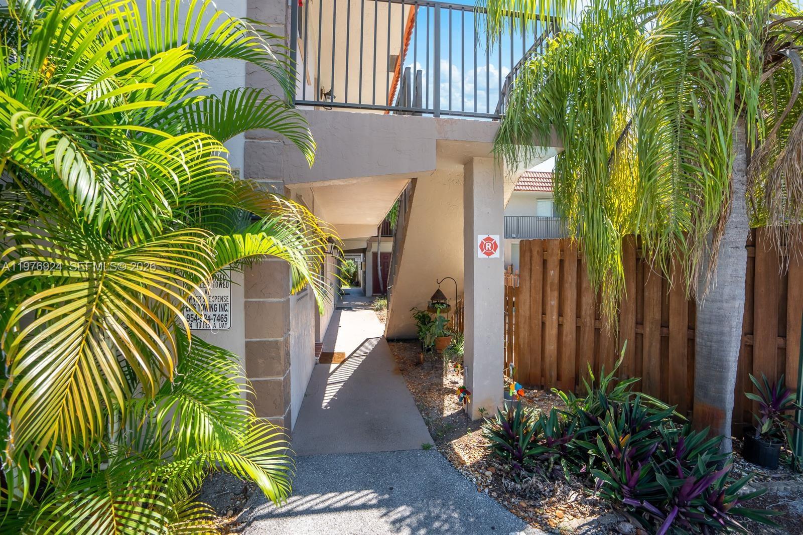 WINDSOR COURT CONDOMINIUM - Residential