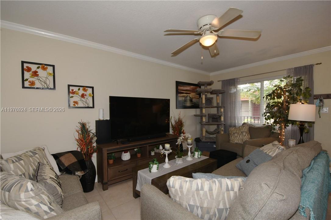 WINDSOR COURT CONDOMINIUM - Residential