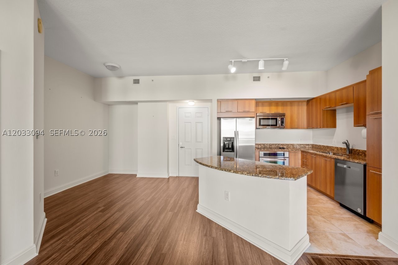 VERANDA CONDO - Residential Lease