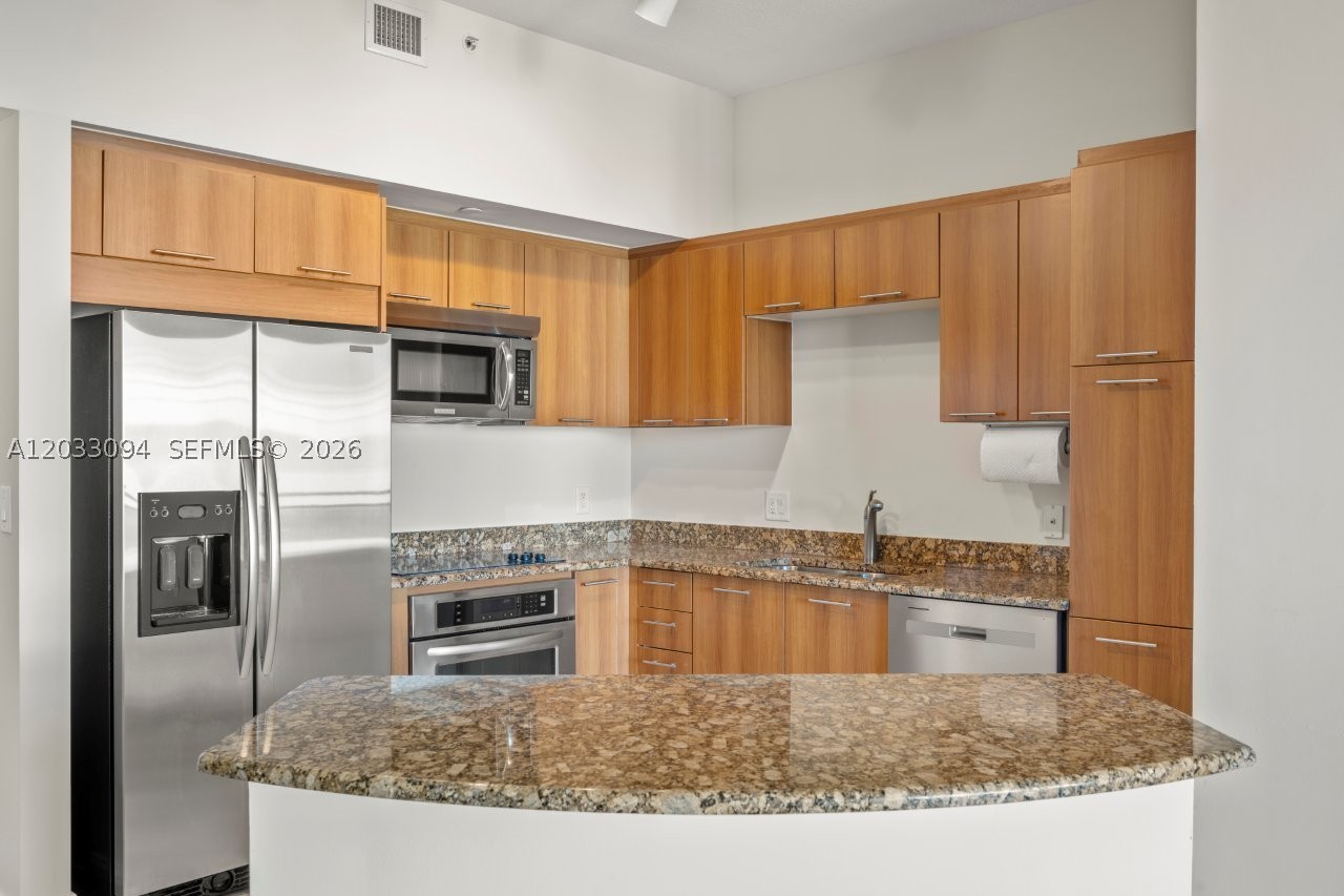 VERANDA CONDO - Residential Lease