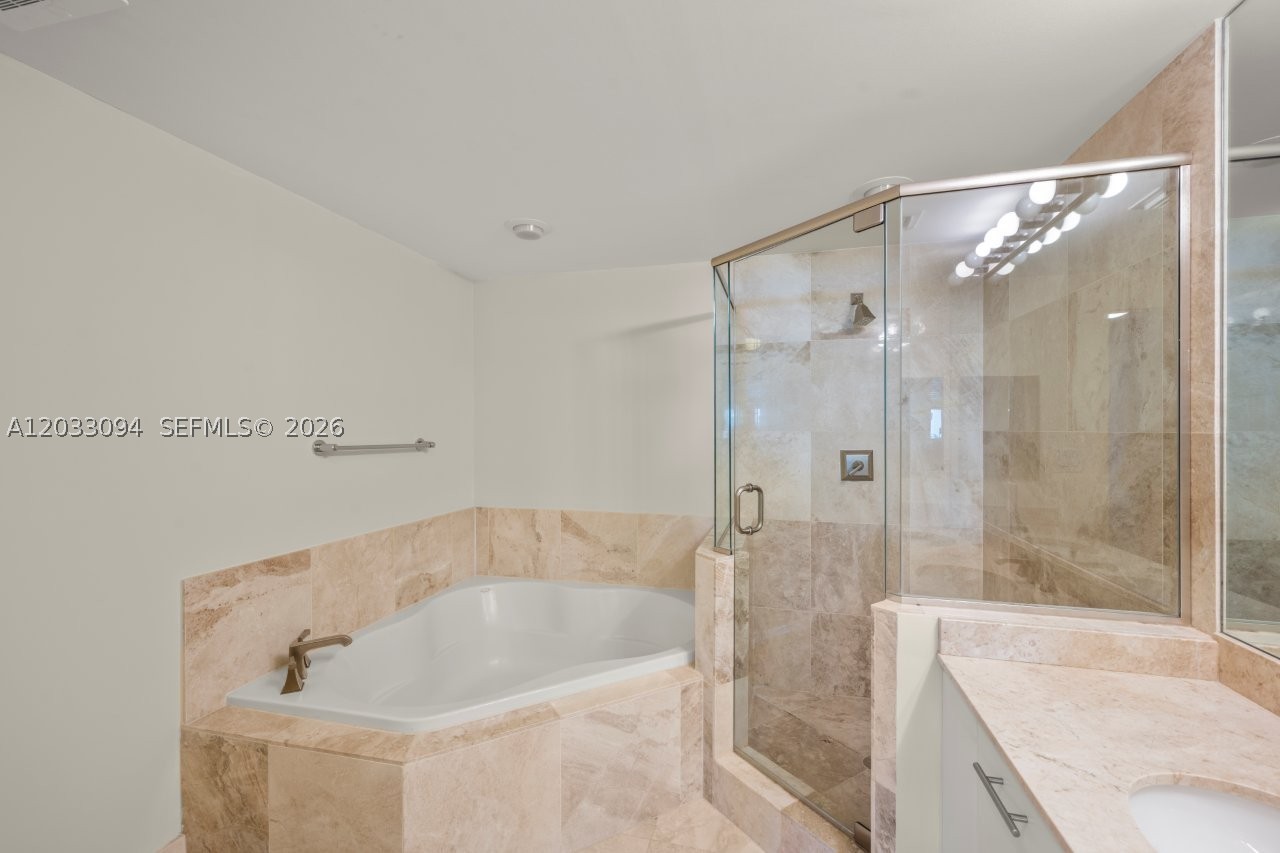 VERANDA CONDO - Residential Lease