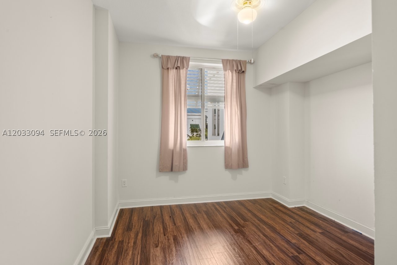 VERANDA CONDO - Residential Lease