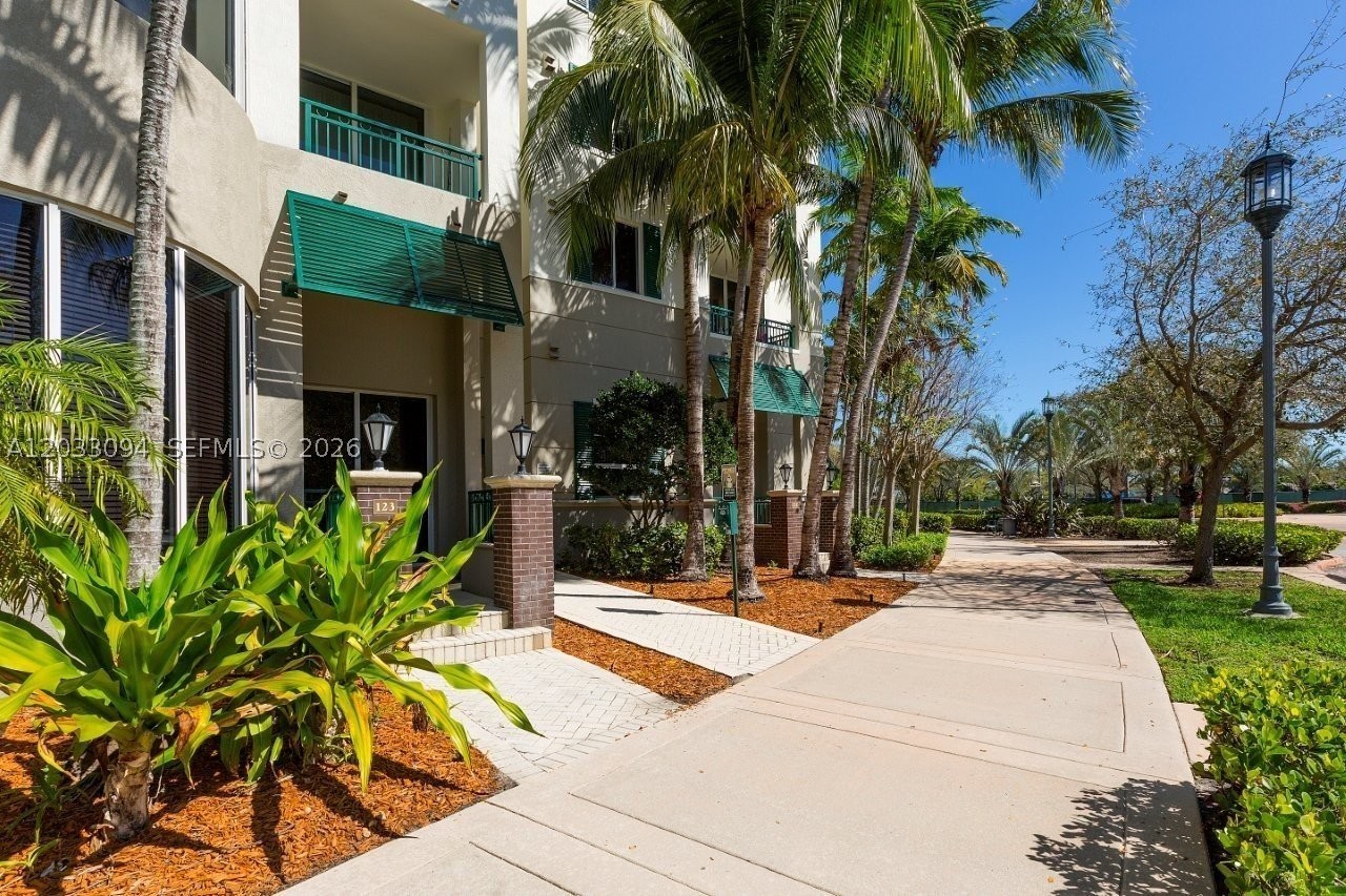 VERANDA CONDO - Residential Lease