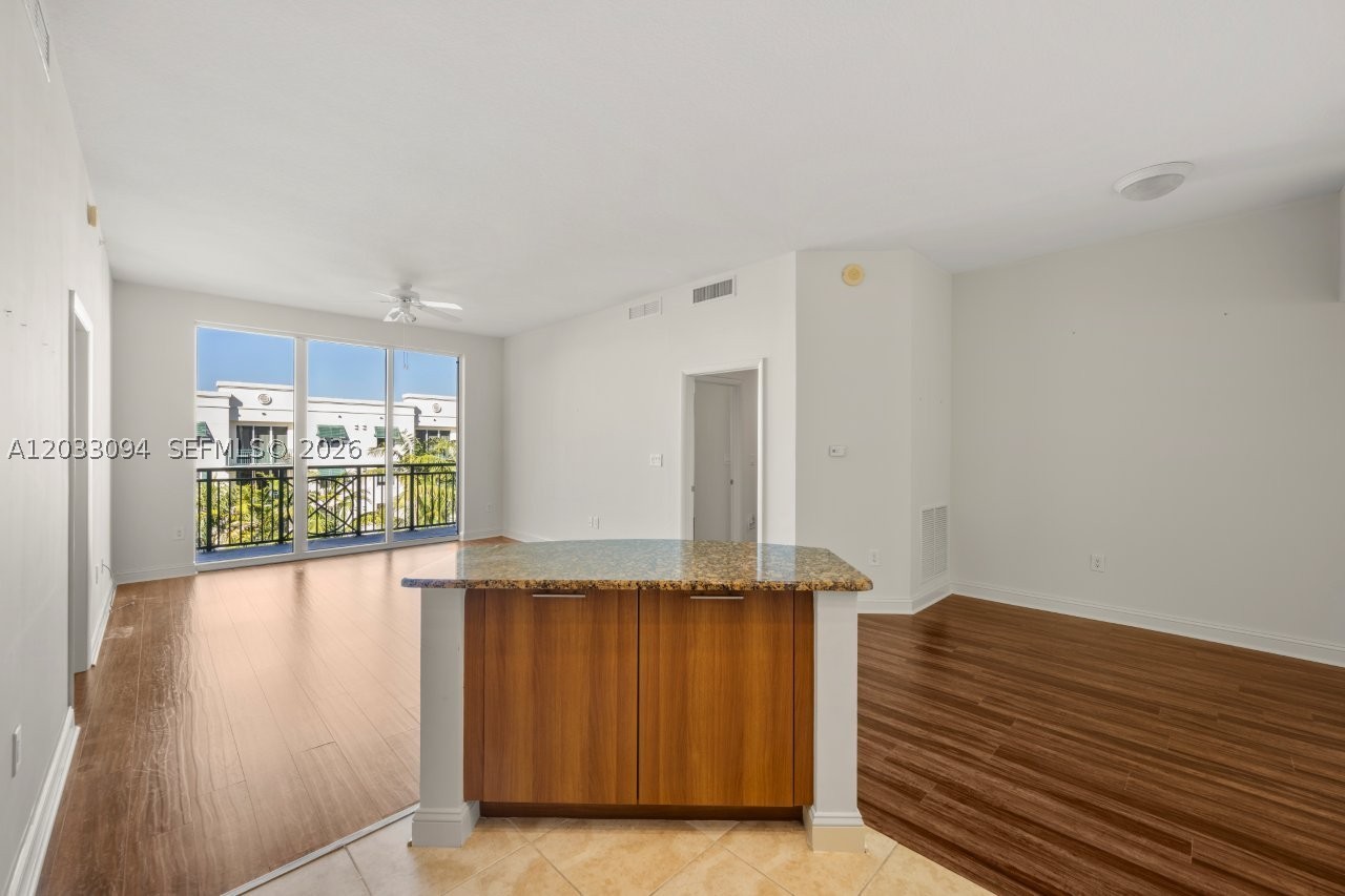 VERANDA CONDO - Residential Lease