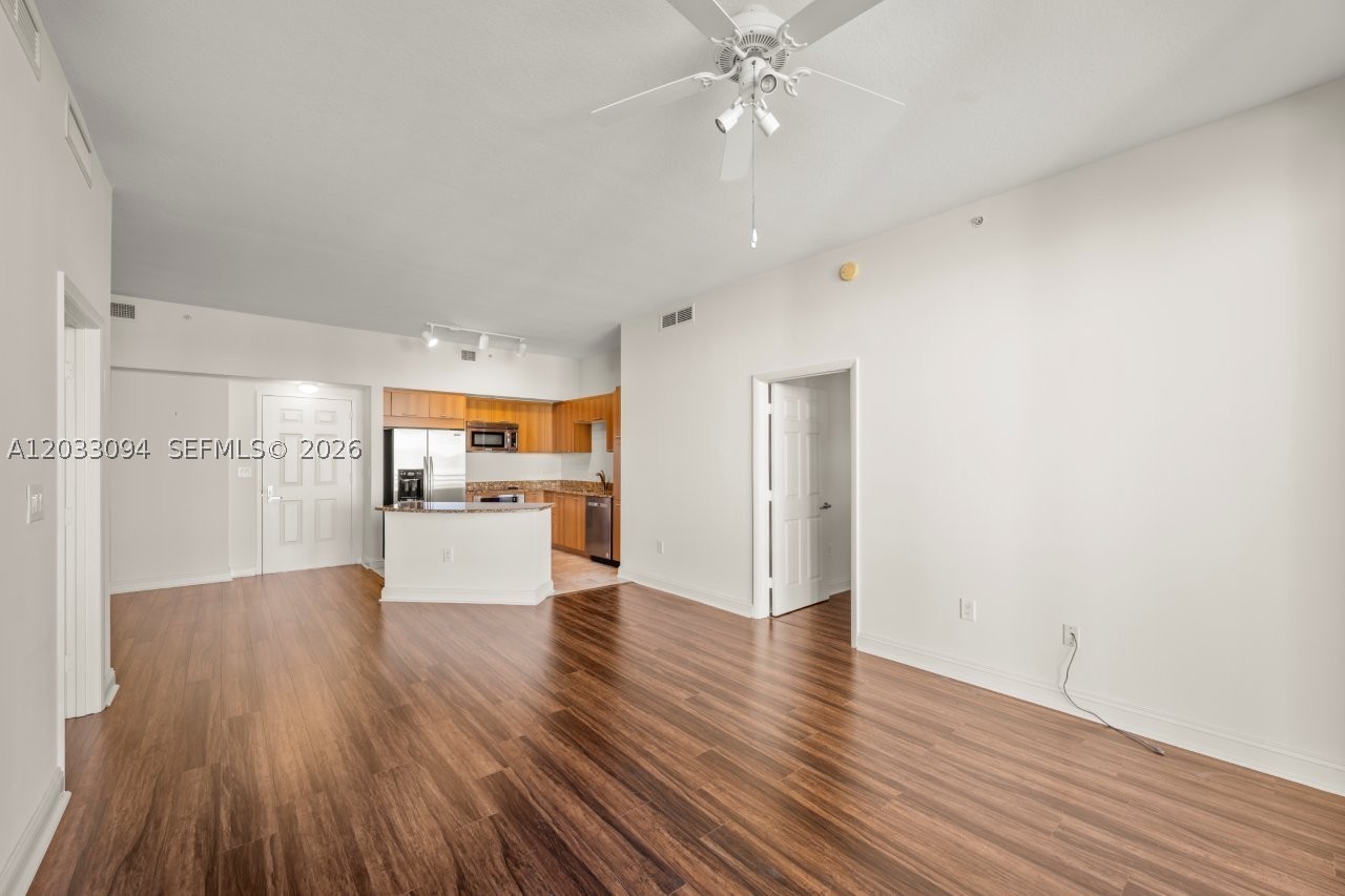 VERANDA CONDO - Residential Lease