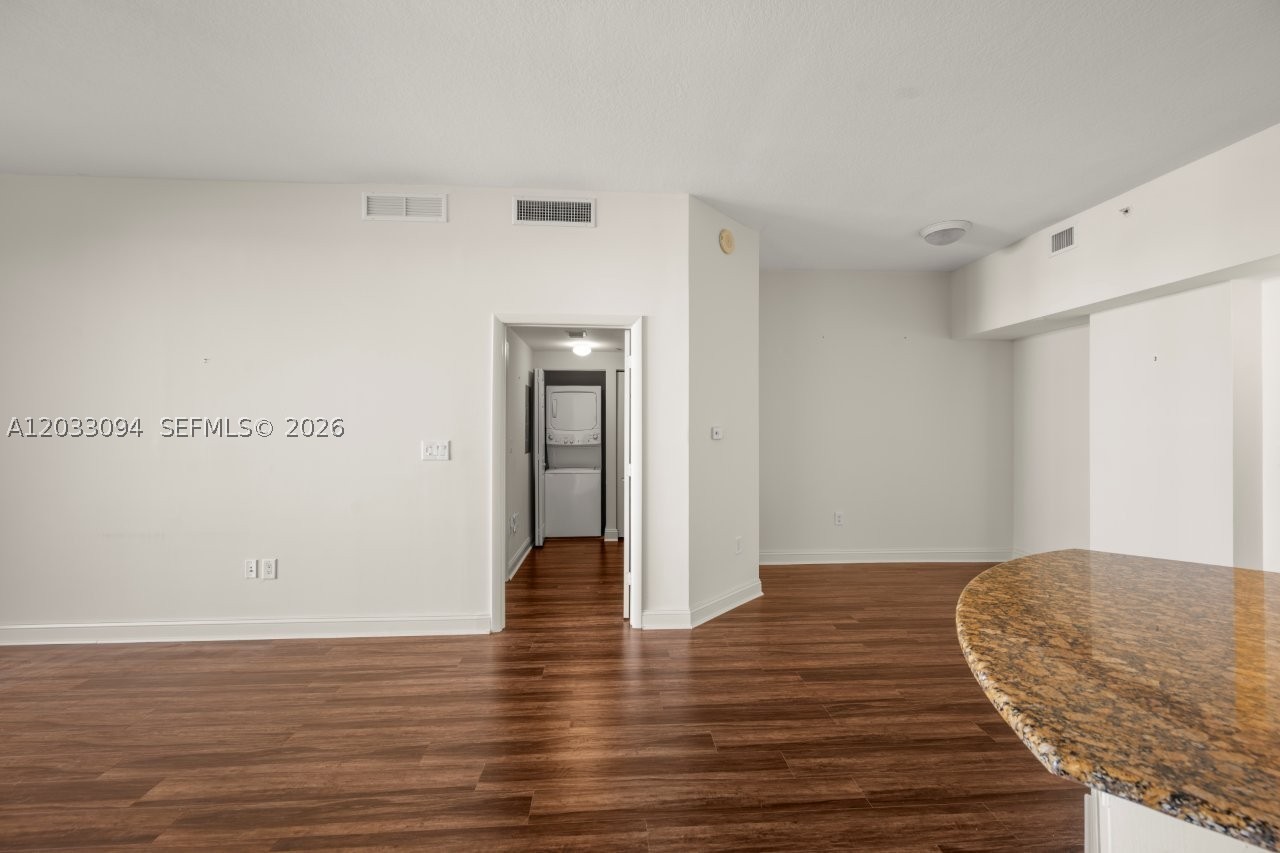VERANDA CONDO - Residential Lease