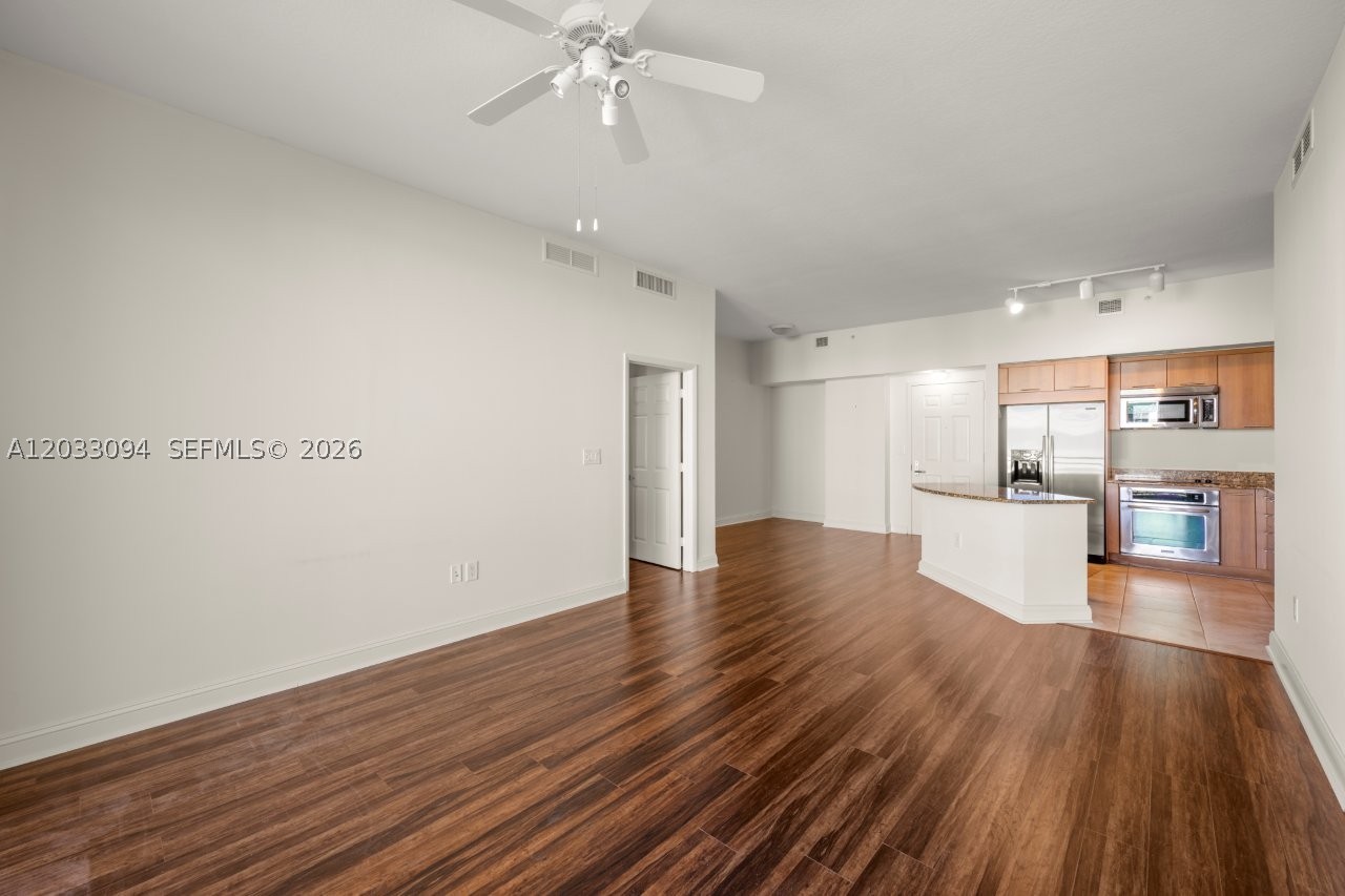 VERANDA CONDO - Residential Lease