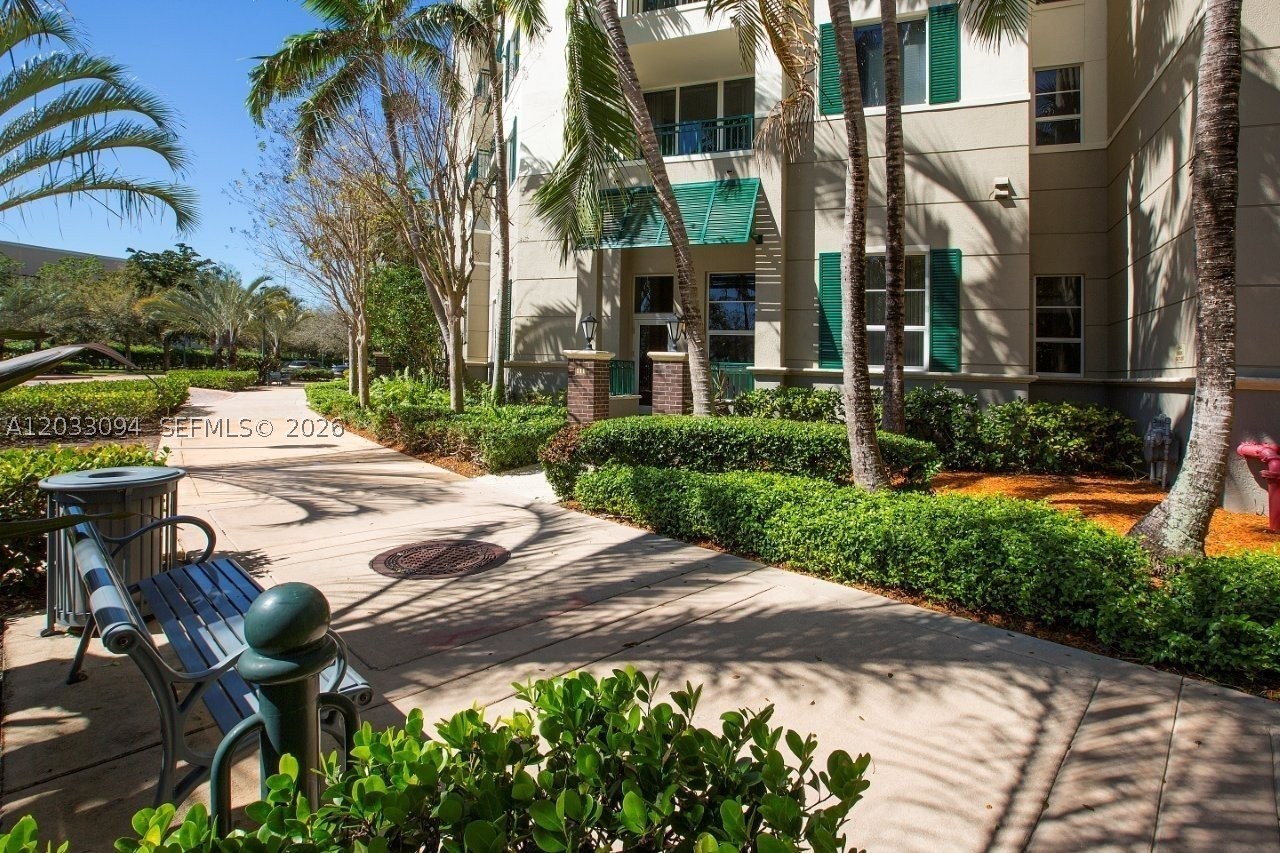VERANDA CONDO - Residential Lease