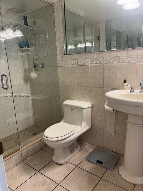 TRAFALGAR TOWERS CONDOMIN - Residential