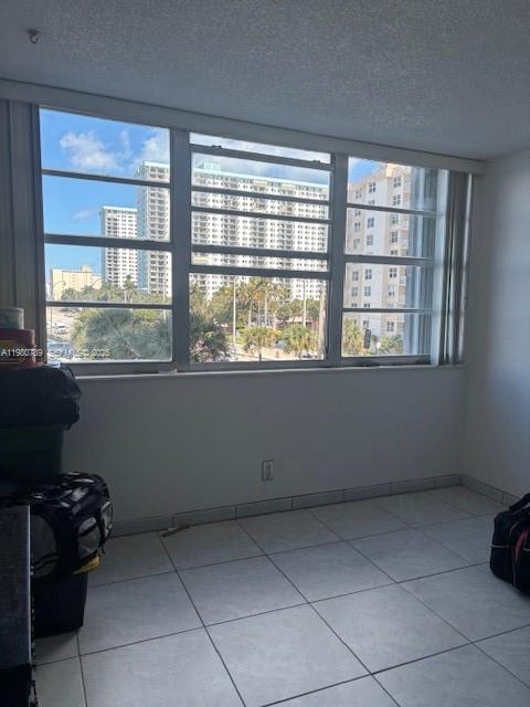 TRAFALGAR TOWERS CONDOMIN - Residential
