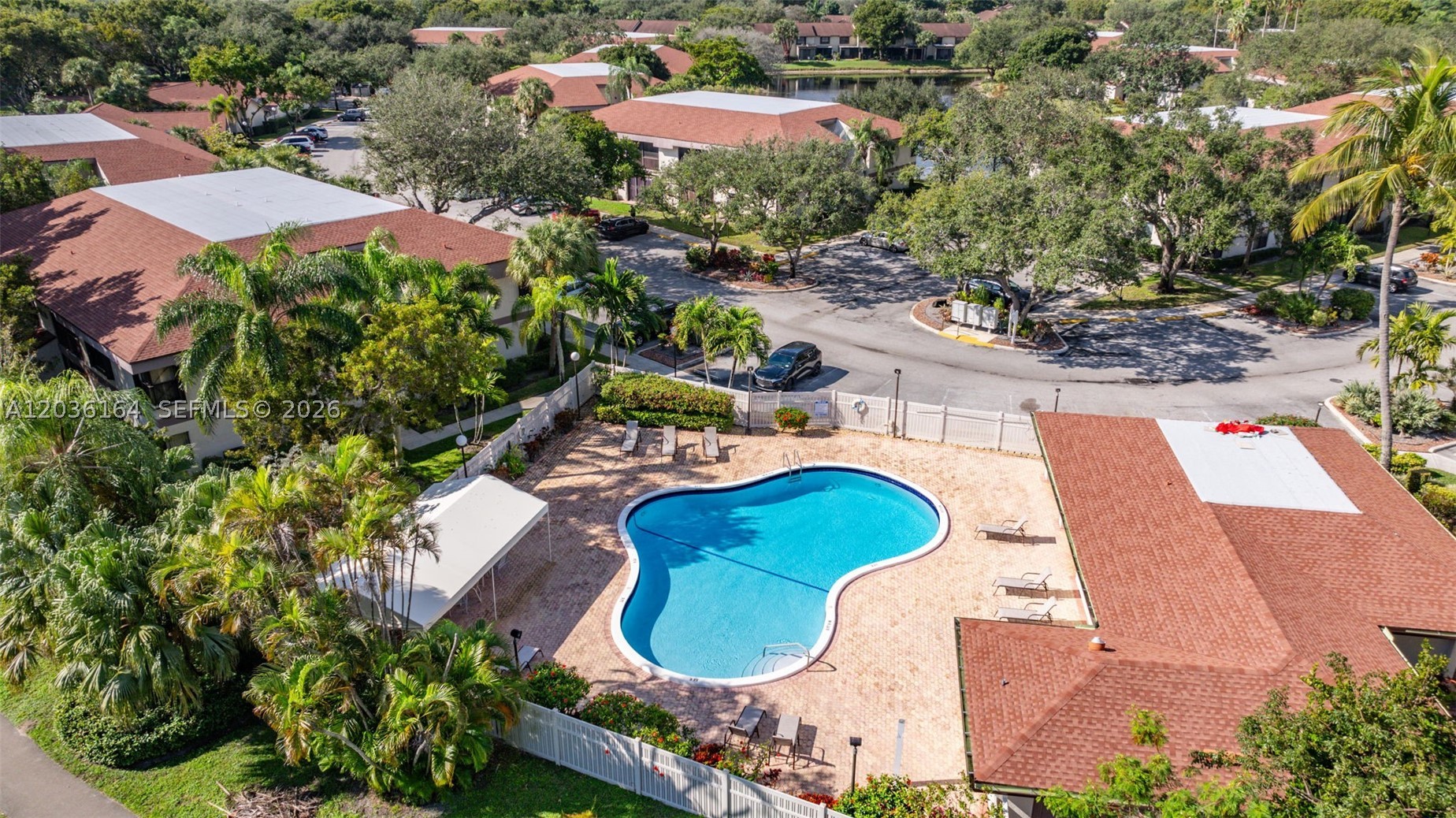 APPLEWOOD VILLAGE III - Residential