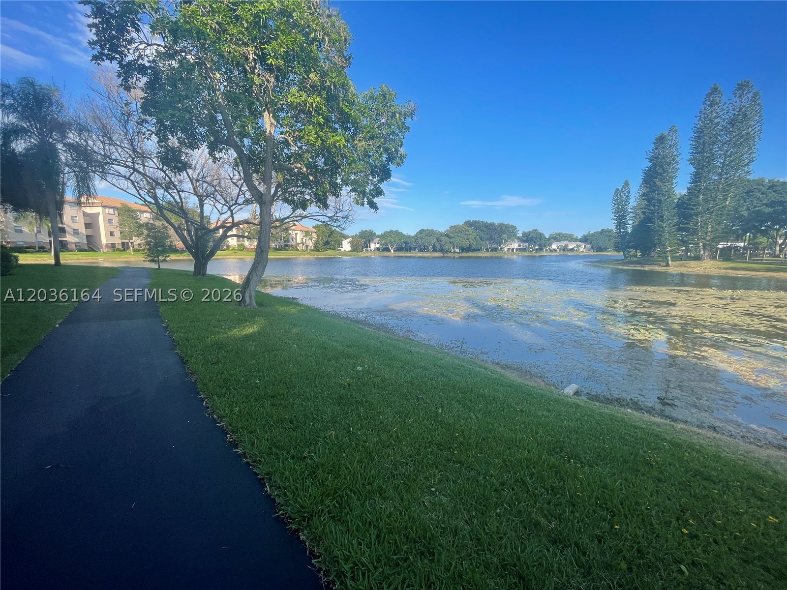APPLEWOOD VILLAGE III - Residential