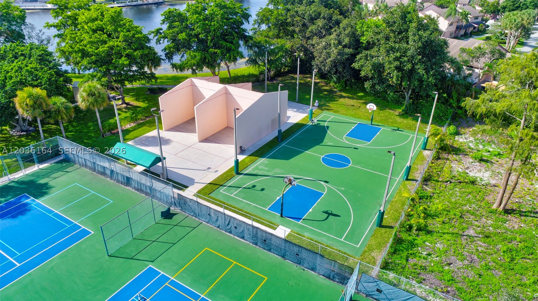 APPLEWOOD VILLAGE III - Residential