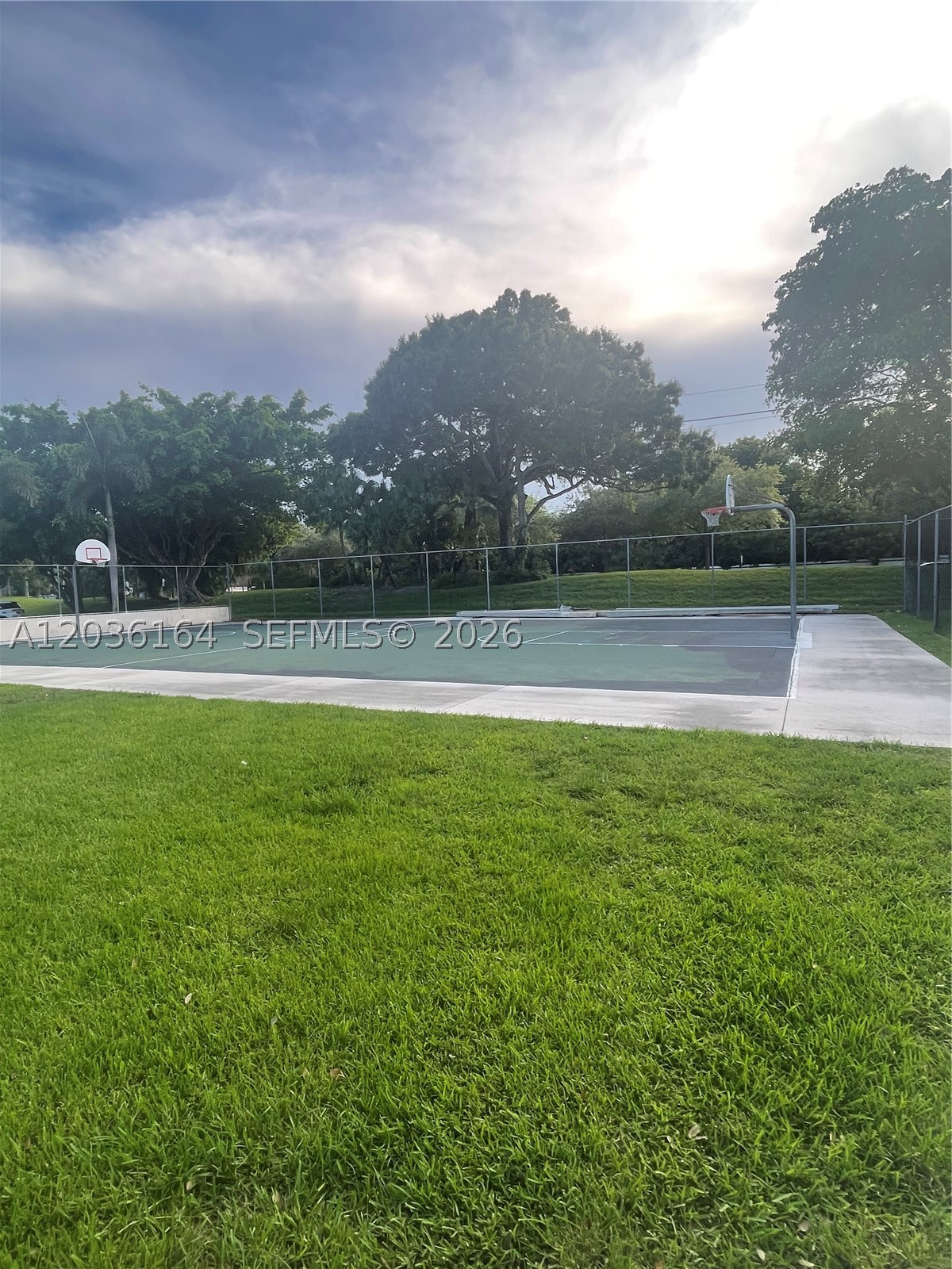 APPLEWOOD VILLAGE III - Residential