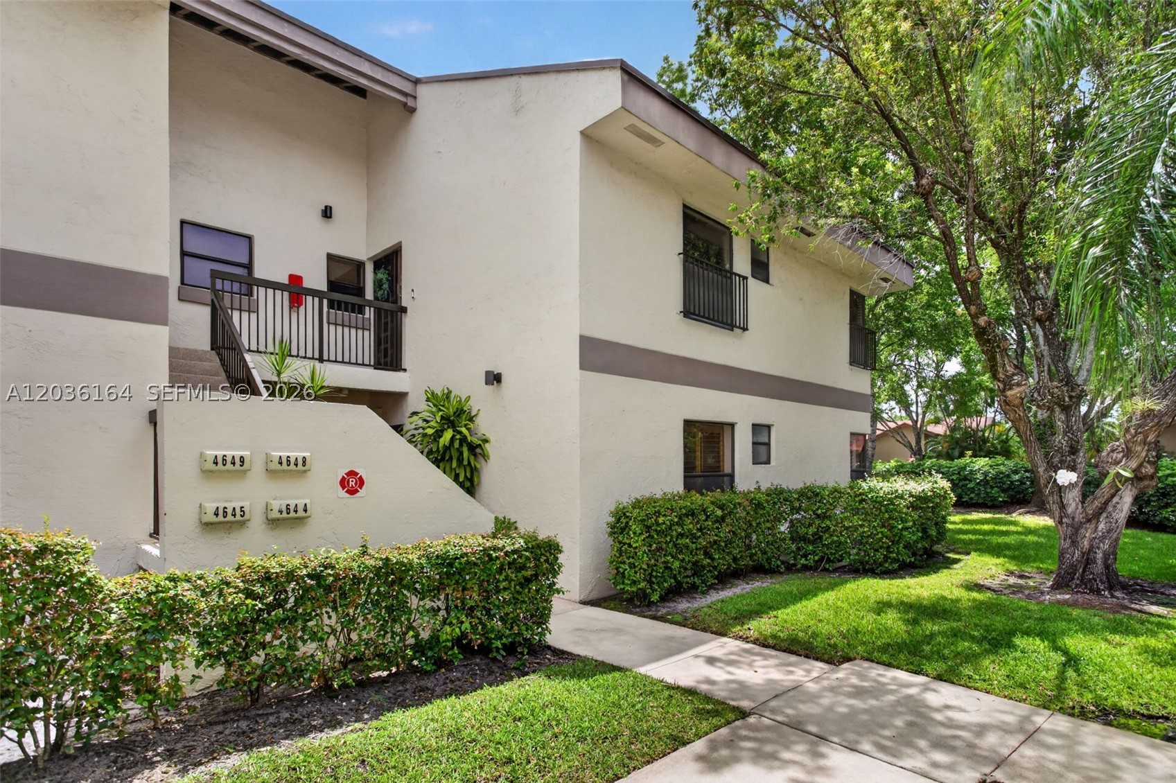 APPLEWOOD VILLAGE III - Residential