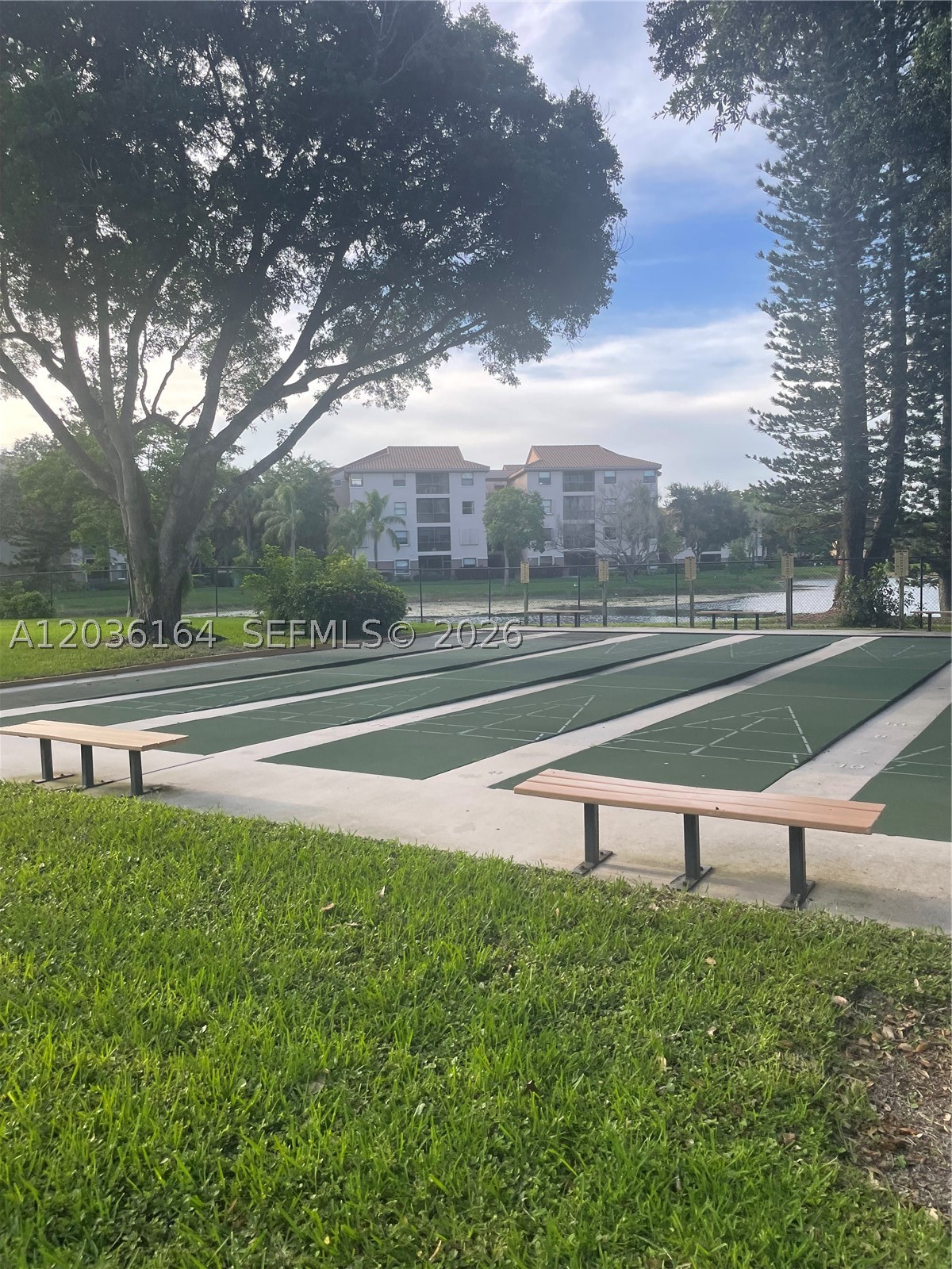 APPLEWOOD VILLAGE III - Residential