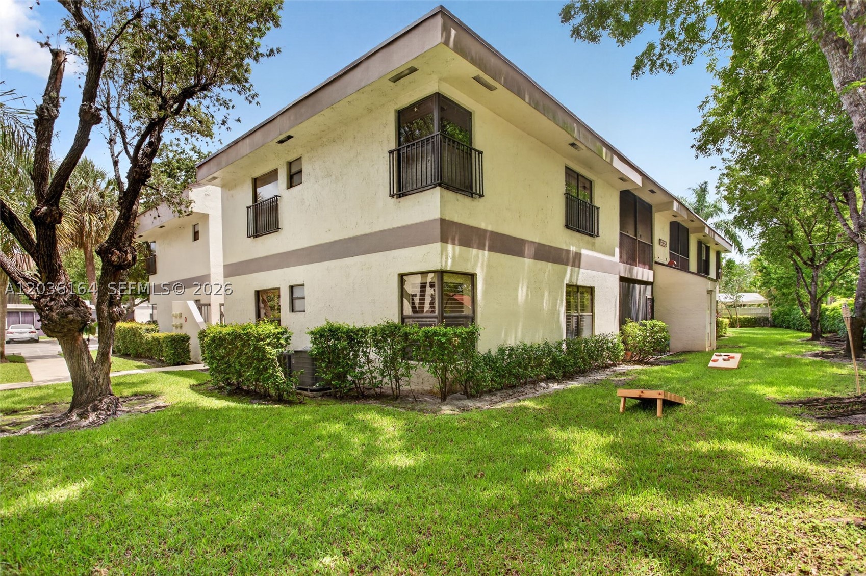 APPLEWOOD VILLAGE III - Residential