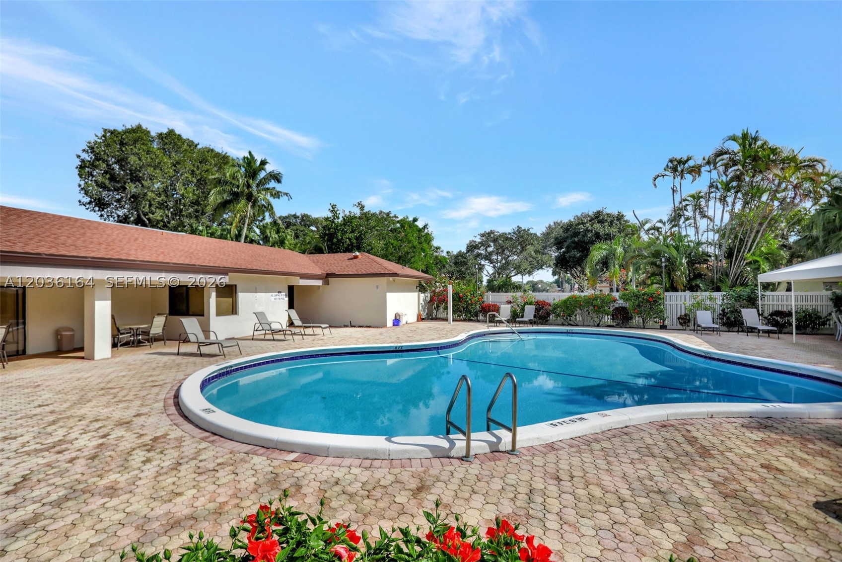 APPLEWOOD VILLAGE III - Residential