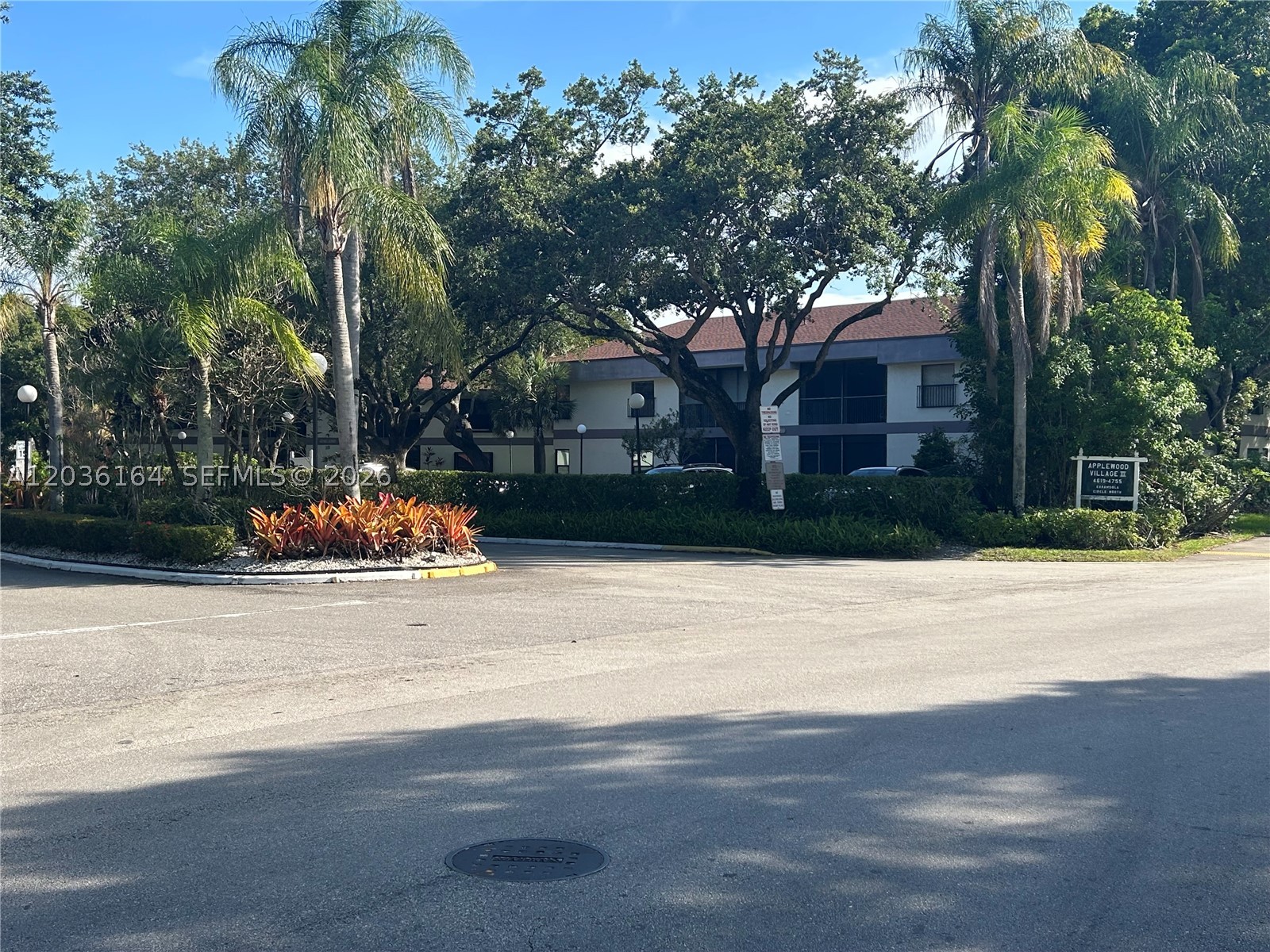 APPLEWOOD VILLAGE III - Residential