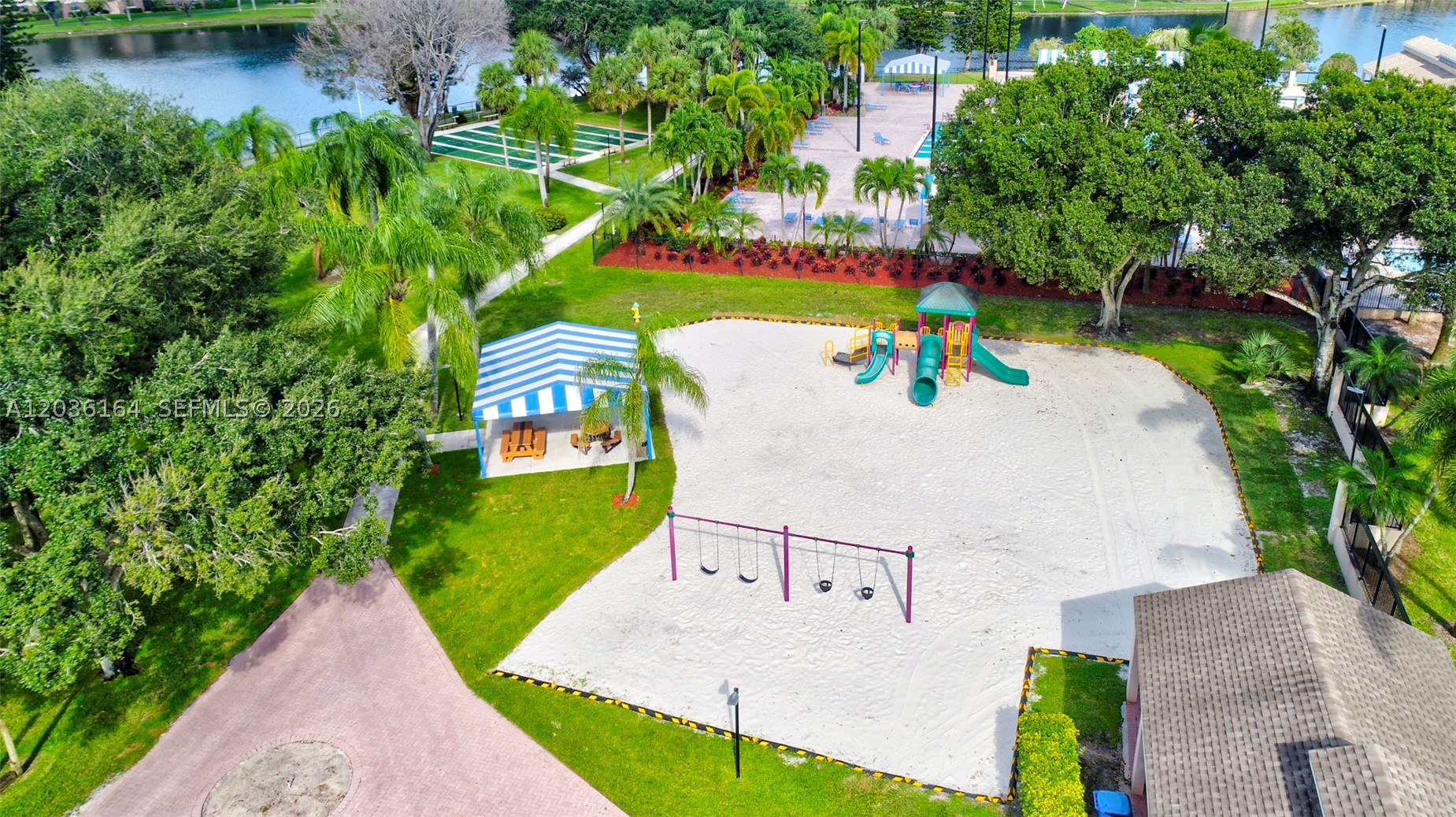 APPLEWOOD VILLAGE III - Residential