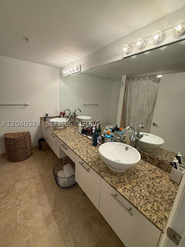 BRICKELL ON THE RIVER S T - Residential