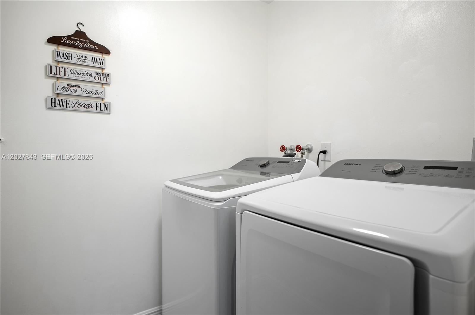 MONACO ESTATES AT KENDALL - Residential