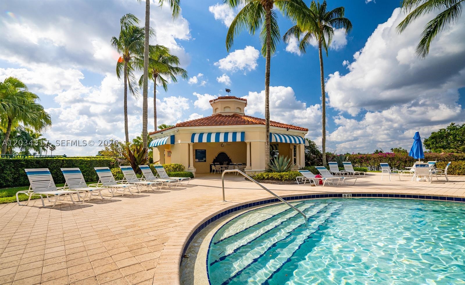 RIVERWALK 6 - Residential