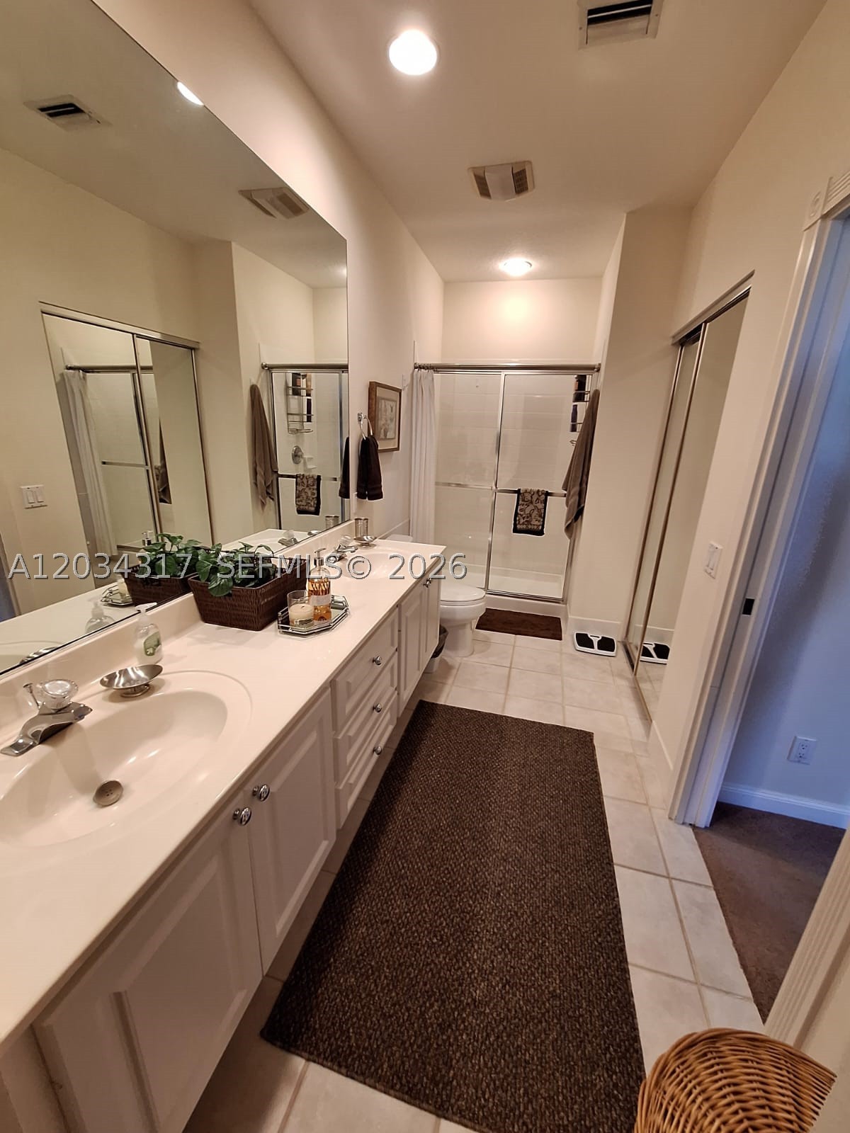 RIVERWALK 6 - Residential