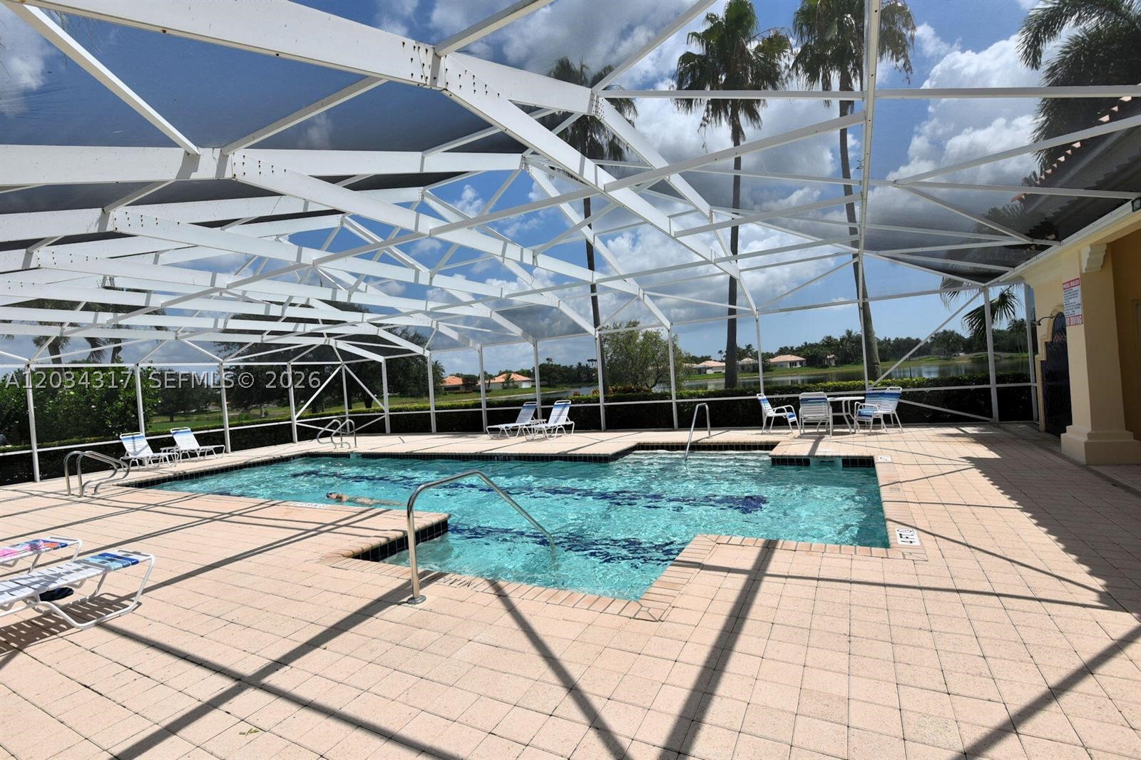 RIVERWALK 6 - Residential