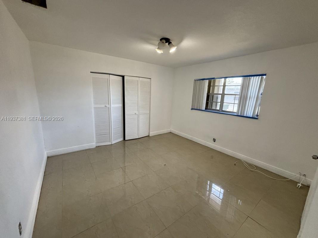 FT LAUDERDALE ESTATES 1ST - Residential Income