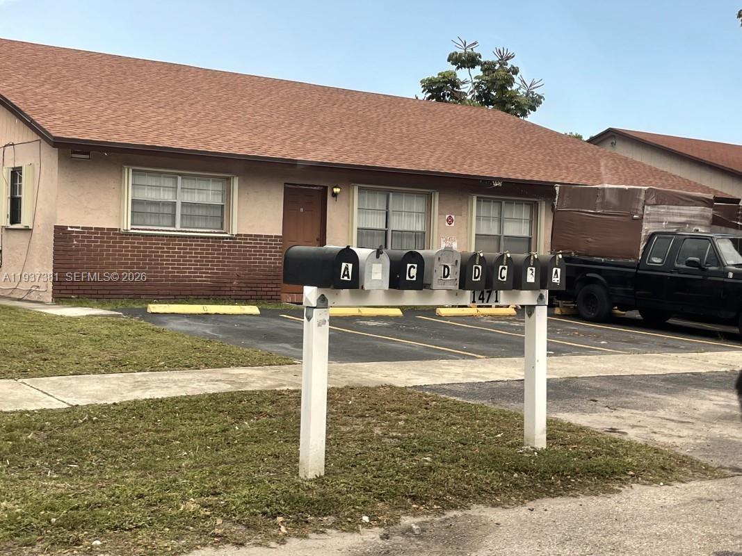 FT LAUDERDALE ESTATES 1ST - Residential Income