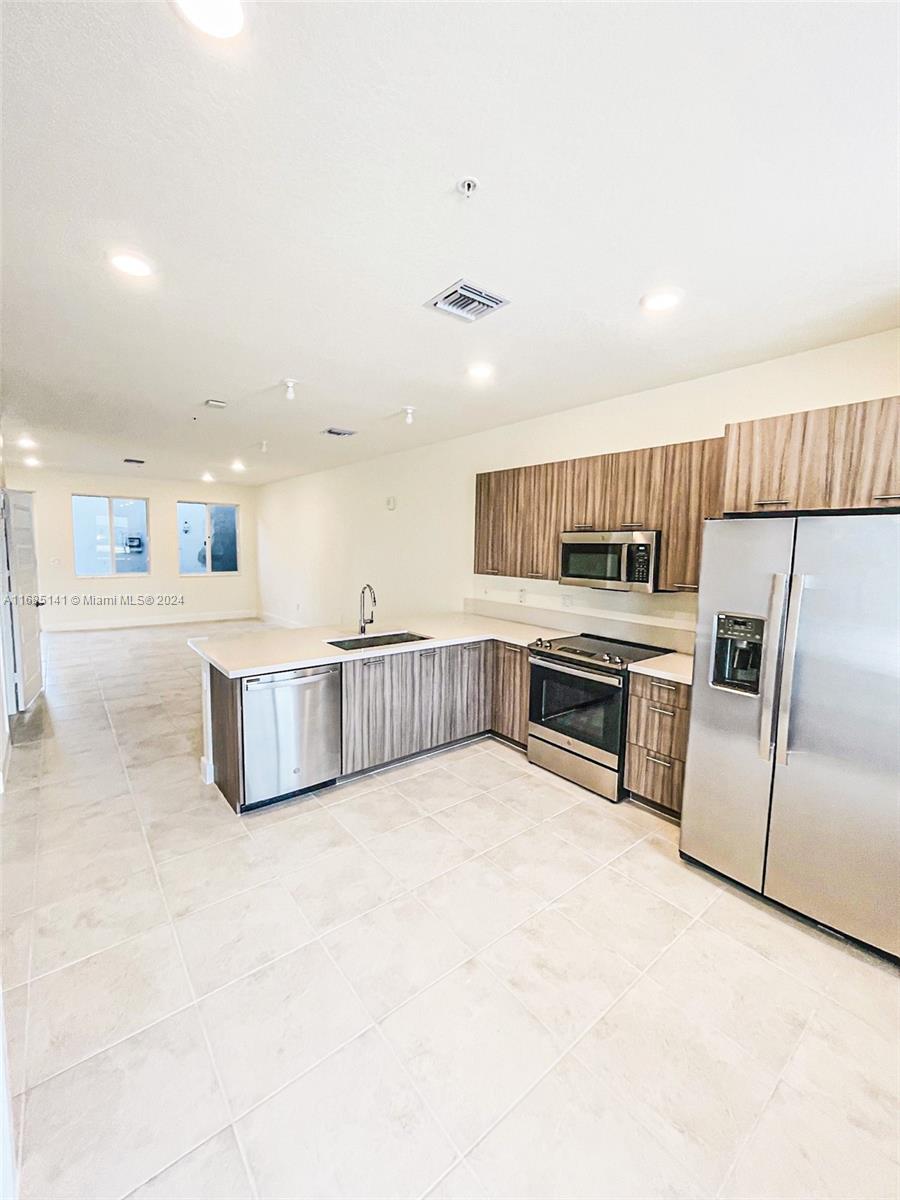 LANDMARK AT DORAL - Residential Lease