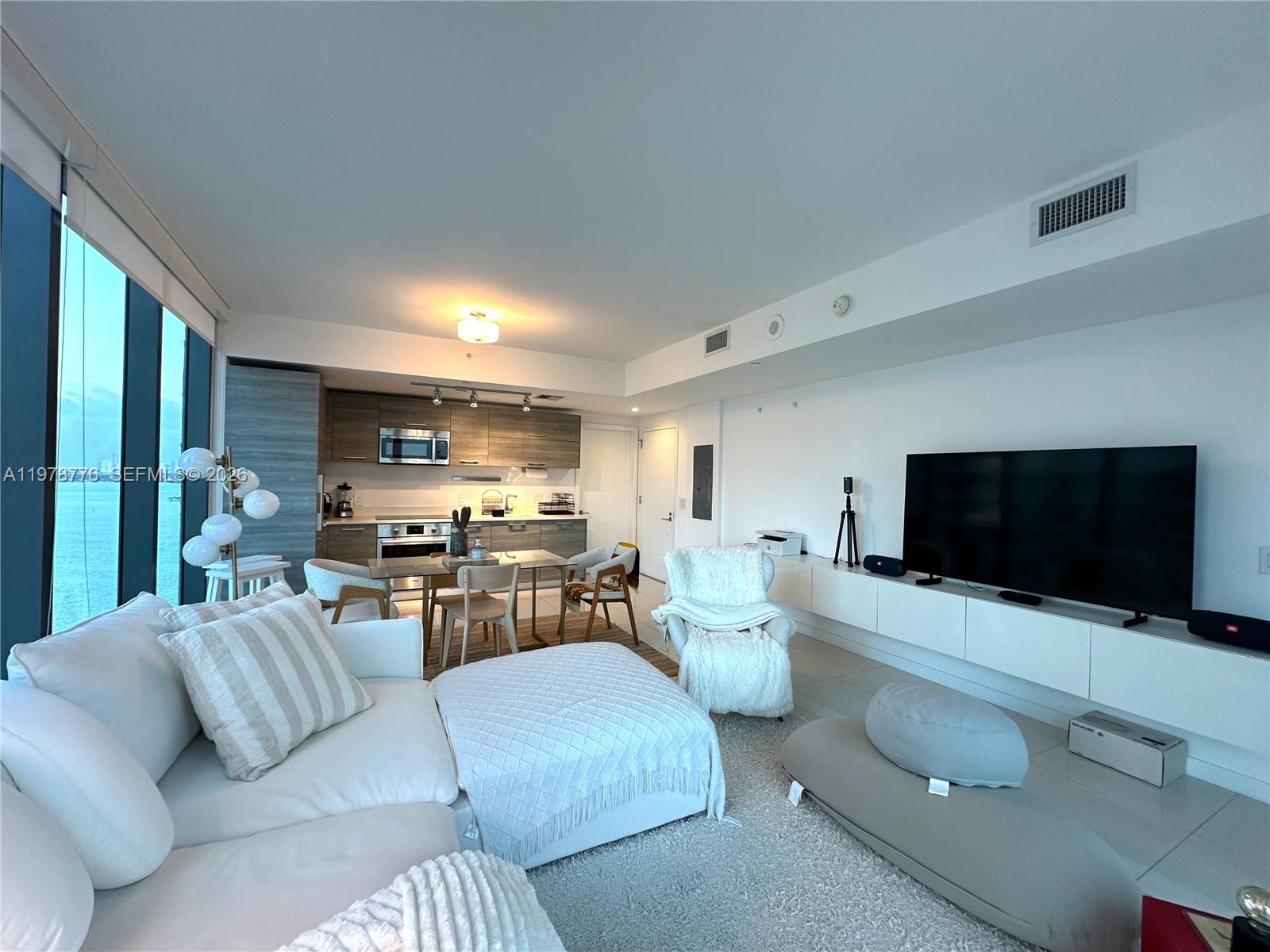 PARAISO BAY CONDO - Residential