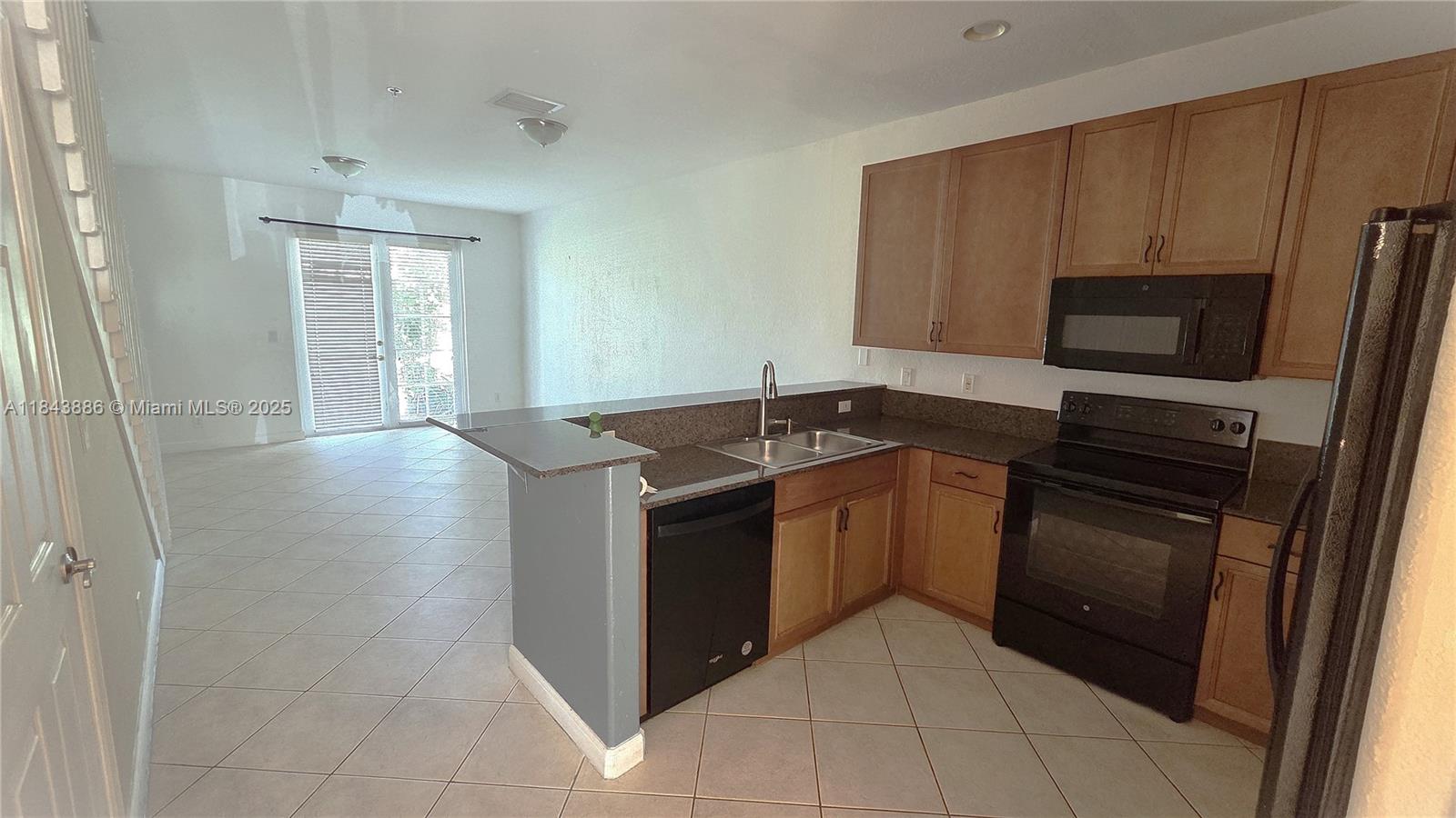 COUNTRY WESTERN STORE - Residential Lease