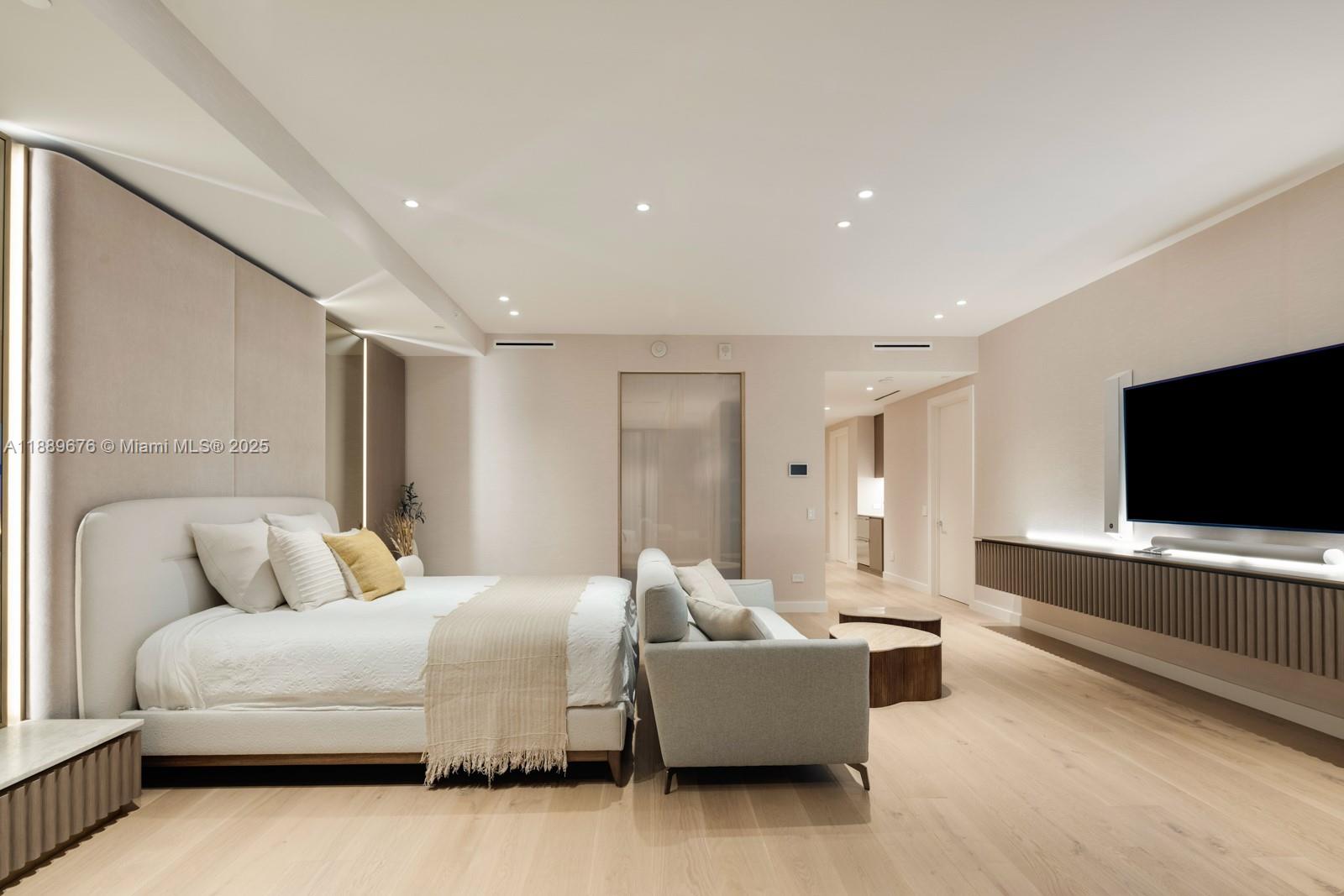 NORTH BISCAYNE BEACH AMEN - Residential