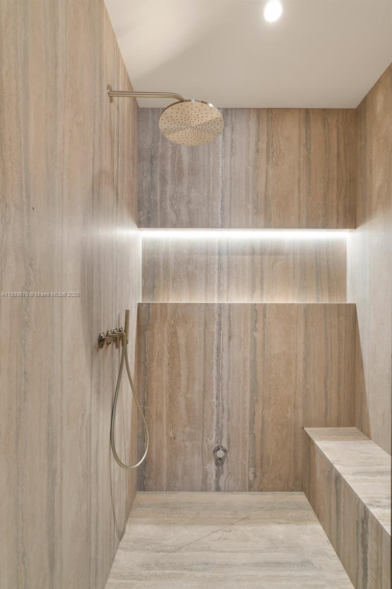 NORTH BISCAYNE BEACH AMEN - Residential