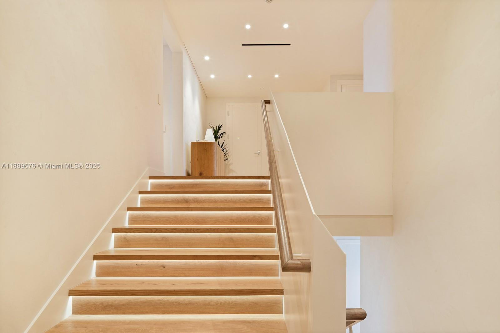 NORTH BISCAYNE BEACH AMEN - Residential