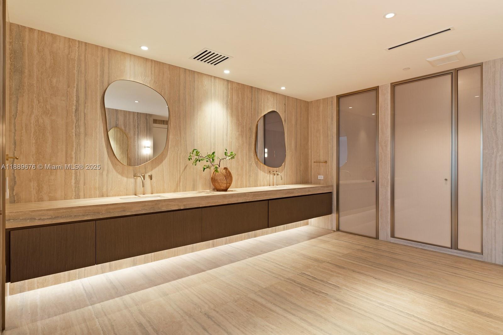 NORTH BISCAYNE BEACH AMEN - Residential
