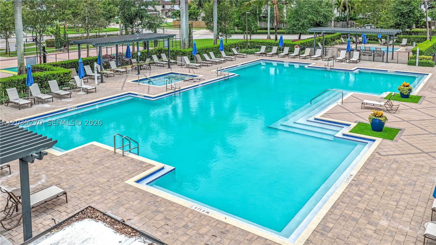 COCO PALM ESTATES - Residential