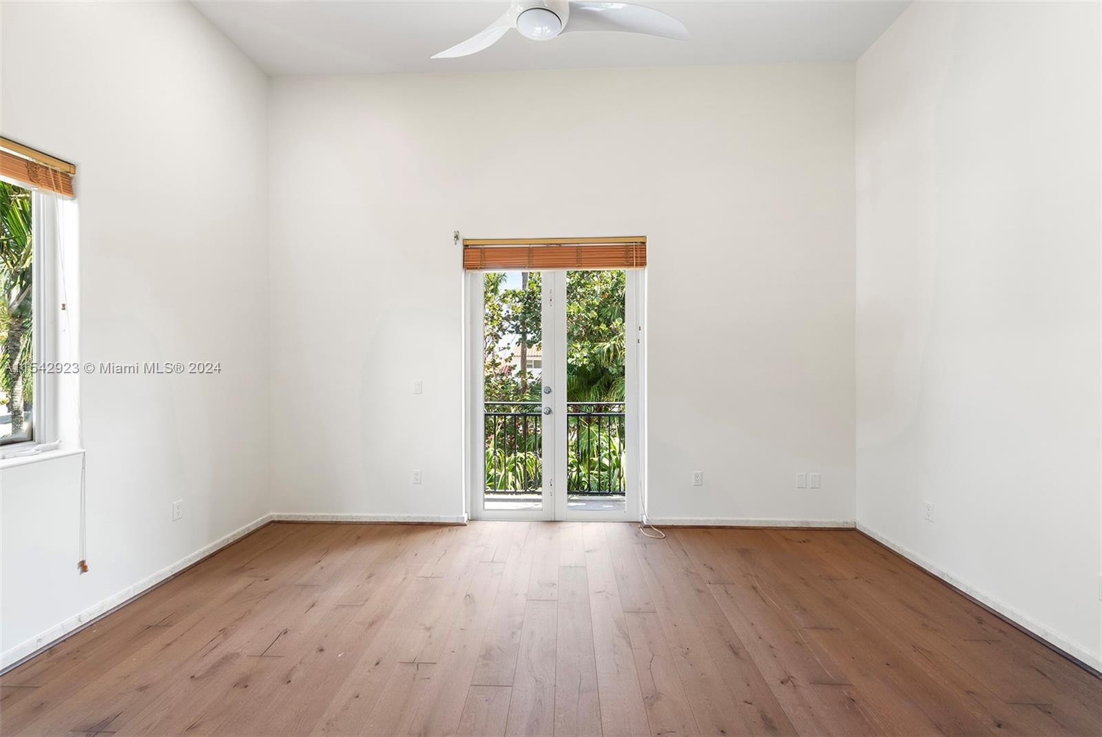GOLDEN BEACH SEC C - Residential
