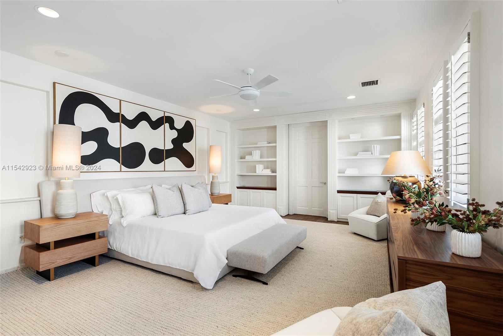GOLDEN BEACH SEC C - Residential