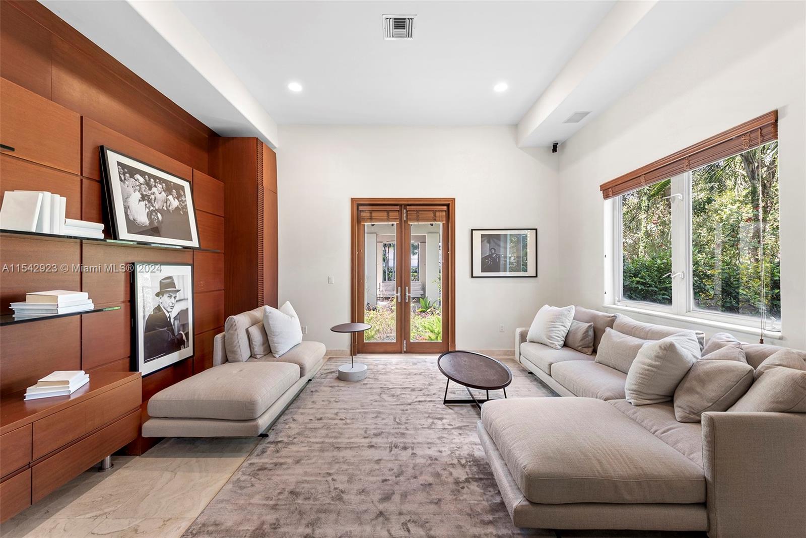 GOLDEN BEACH SEC C - Residential
