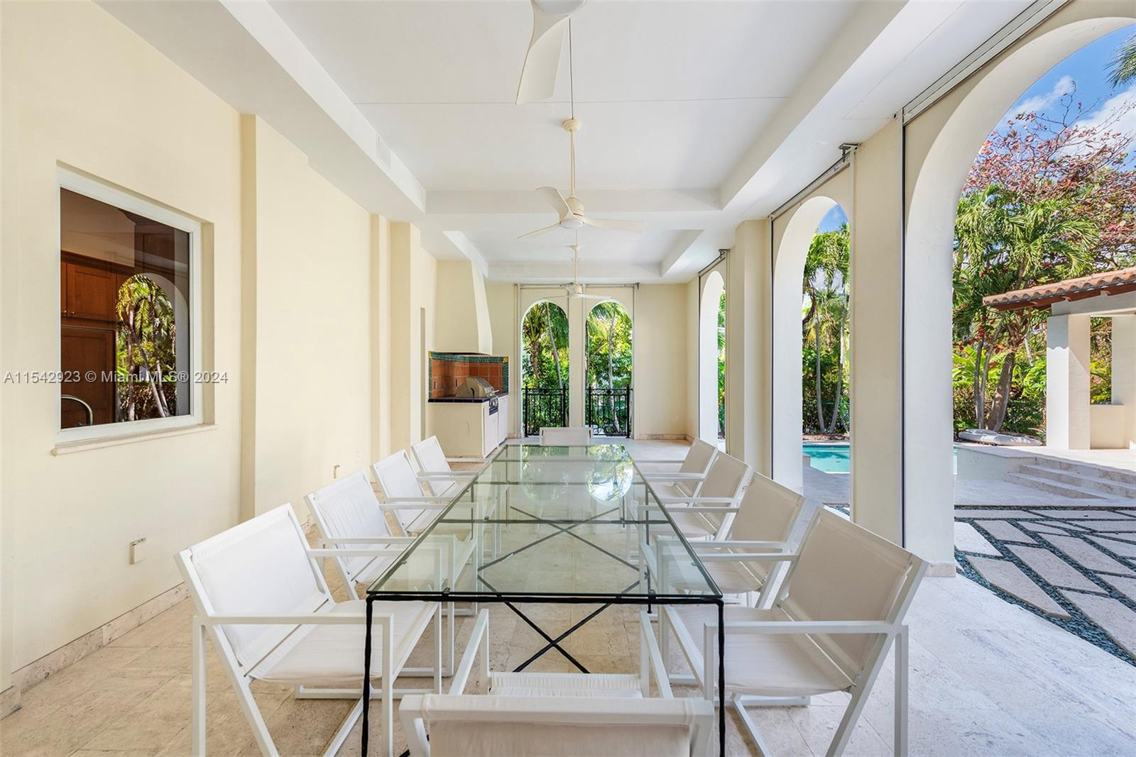 GOLDEN BEACH SEC C - Residential